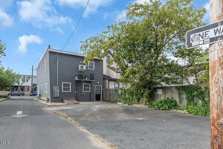 515 Arnold Ave #1 — Photo 10