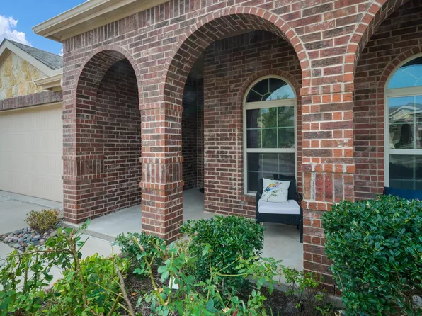1120 Cheyenne Dr, Aubrey, TX 76227