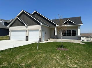 1155 Cubasue Ct, Shakopee, MN 55379