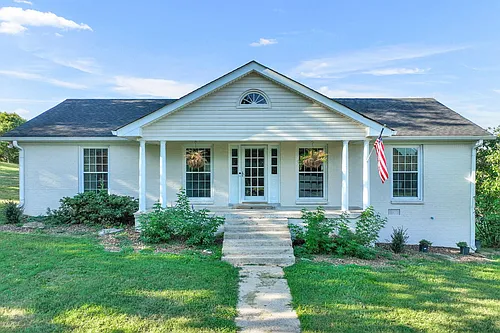 4861 Bethesda Rd Photo 1