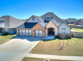 1112 Colonial Ave, Tuttle, OK 73089