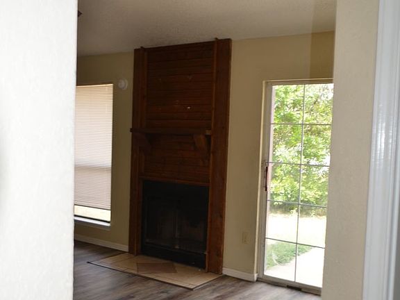 4th image of 107 Bridle Dr
