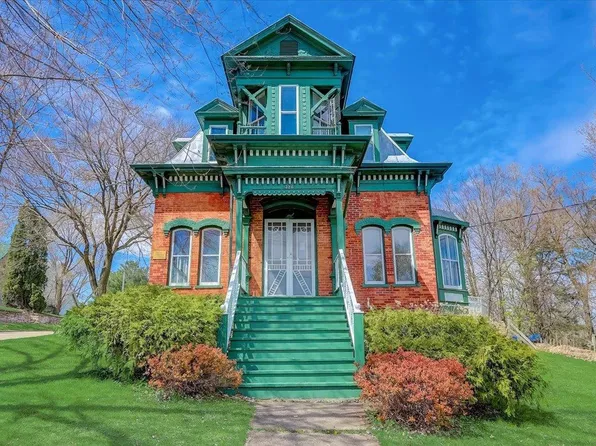 320 Walnut STREET, Baraboo, WI 53913