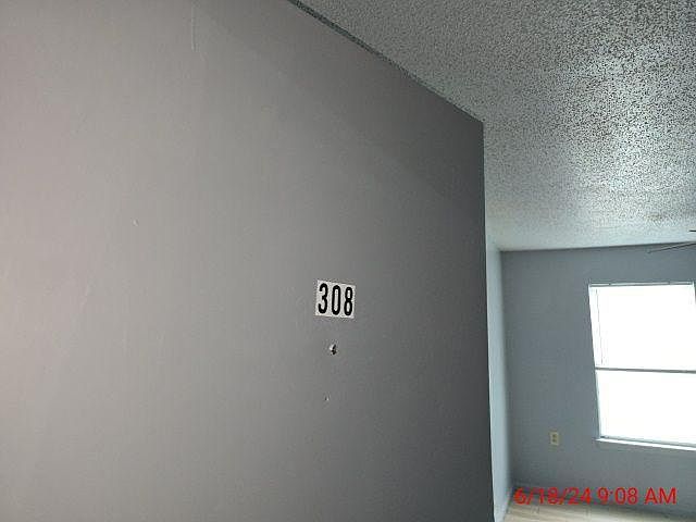 Unit Photo