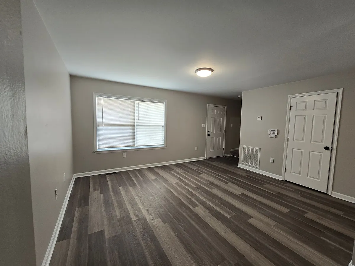 Building Photo - 1216 Superior Pointe Pl