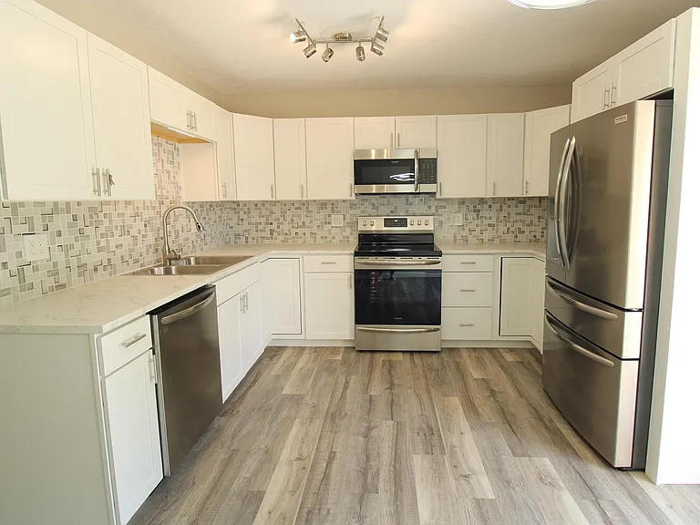 1529 Texas Dr — Photo 1