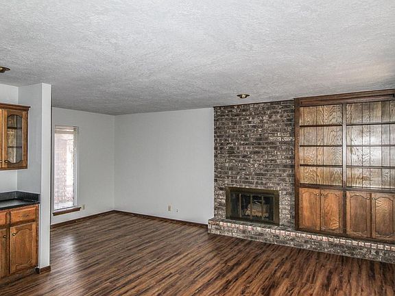 2nd image of 2138 Melrose Ct