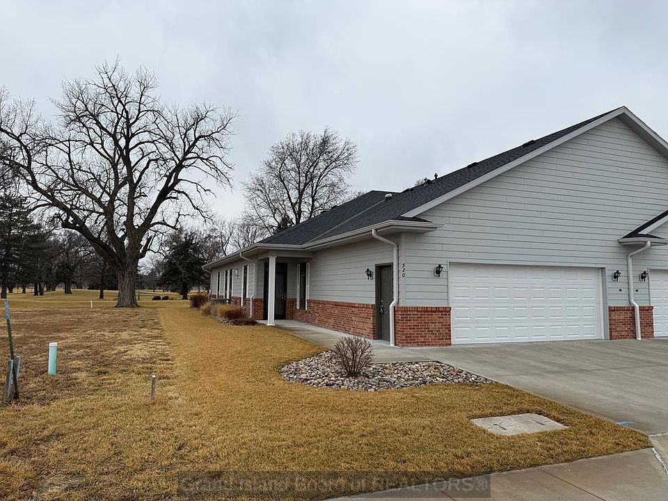 1st image of 520 S Woodland Dr
