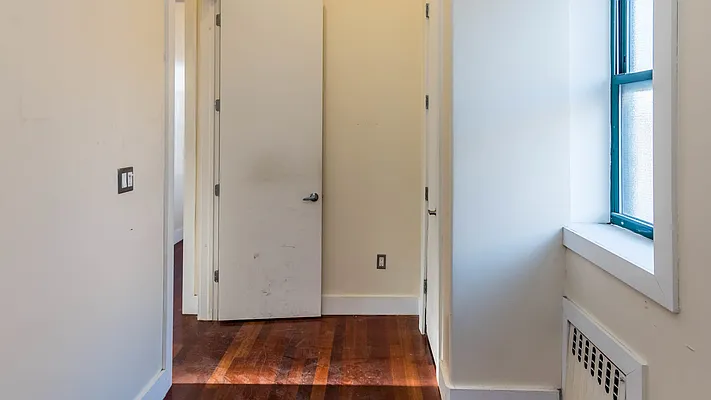 Rented by Nooklyn NYC LLC | media 21