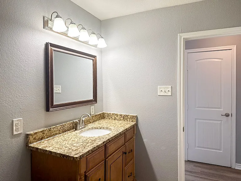 5214 Lane St — Photo 15