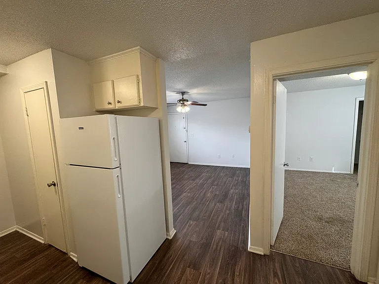 Hunting Ridge Apartments — Photo 22