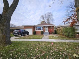 7618 W Monroe St, Niles, IL 60714