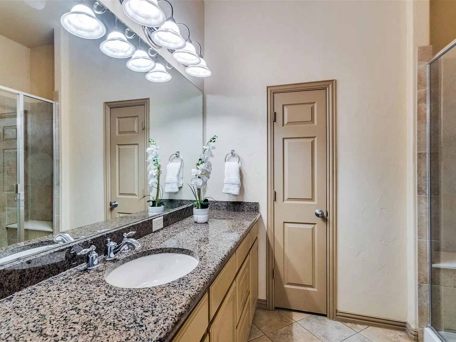 4 bed, 3513 sqft, $3,100 — Photo 1