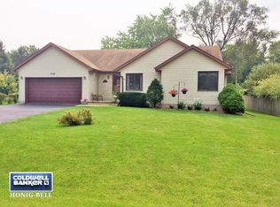 328 Dunkery Dr, Sycamore, IL 60178