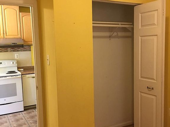3rd image of 13808 Eastland St