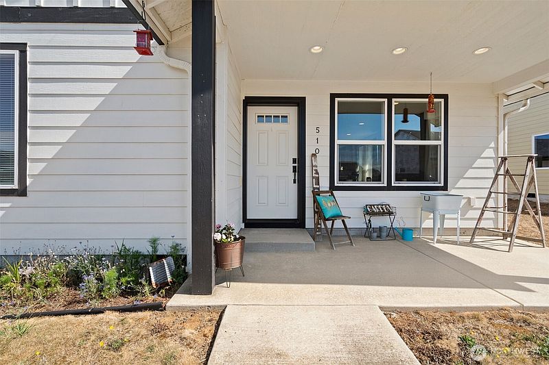 4th image of 510 Powell Avenue