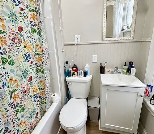 5th image of 223 1/2 N Pinckney St