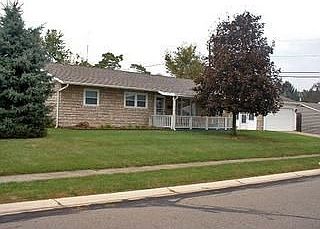 2nd image of 248 Fieldpoint Rd
