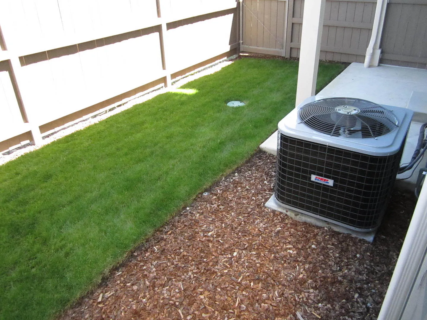 Charming 3 Story Town Home for Rent — Photo 3