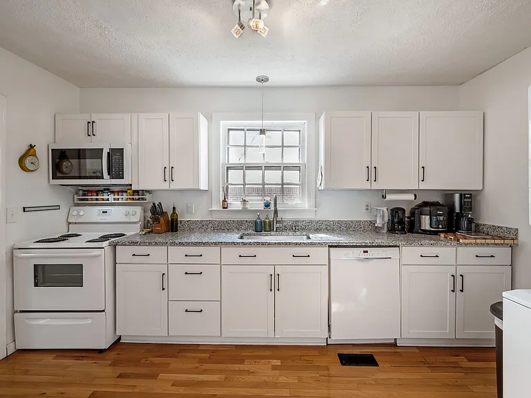 1022 Granada Ave #A — Photo 11