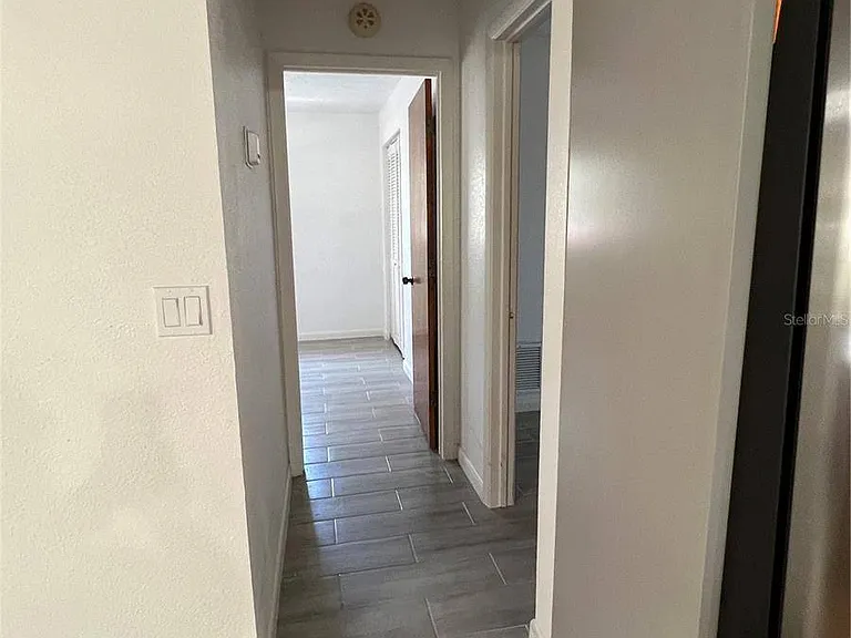 50 Palm Dr — Photo 8