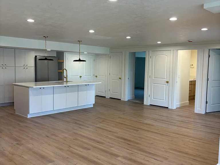 10121 N 6960 W — Photo 3