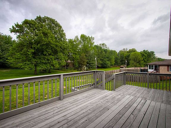 4th image of 5222 Jeffries Ln