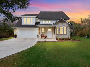 11132 Forest Dr, College Station, TX 77845