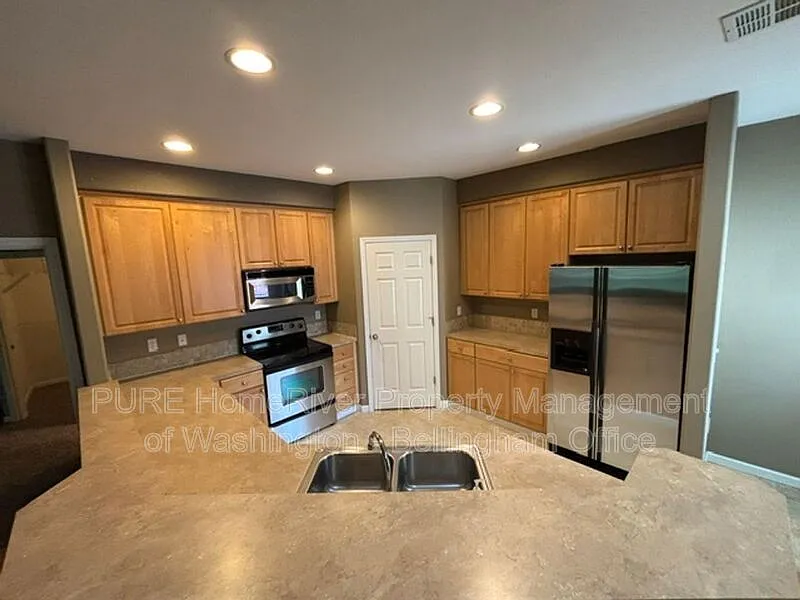 2 bed, 2.0 bath, 1374 sqft, $2,350 — Photo 4