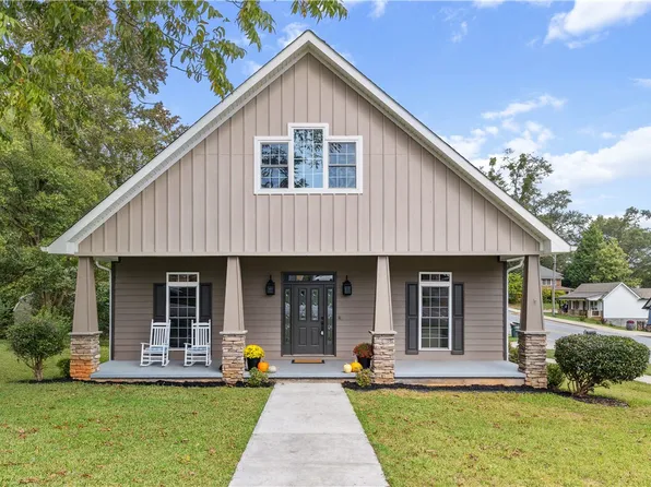 310 S Depot St, Seneca, SC 29678