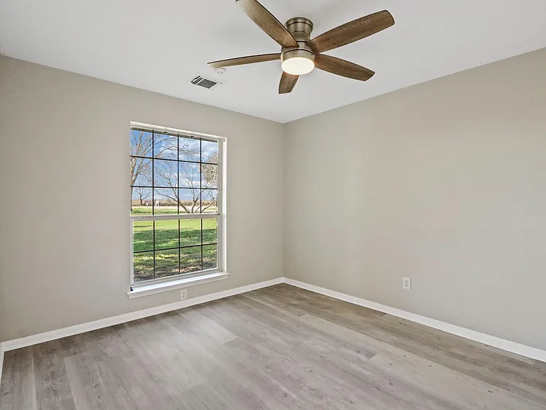 2445 Woods Rd — Photo 17