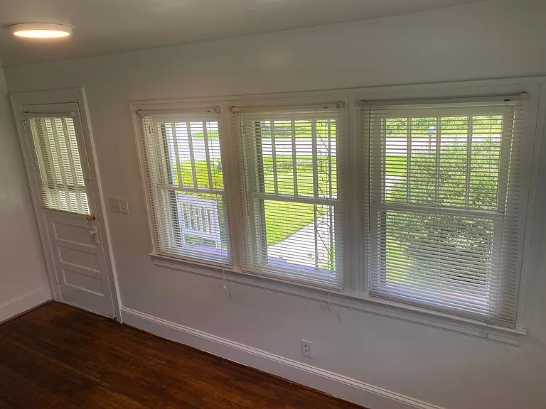 1317 Highland Dr — Photo 2