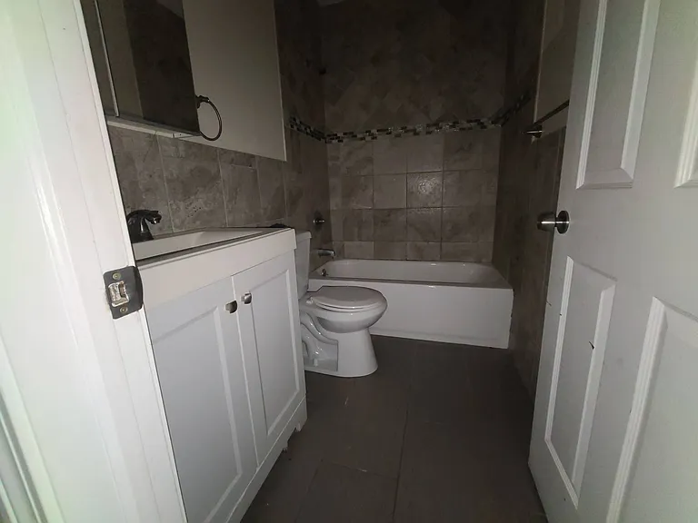 48 Elliott St — Photo 3