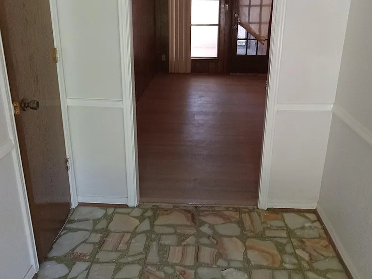 806 Hillsdale Dr — Photo 4
