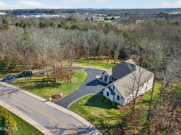 323 Riverview Dr, Crossville, TN 38555