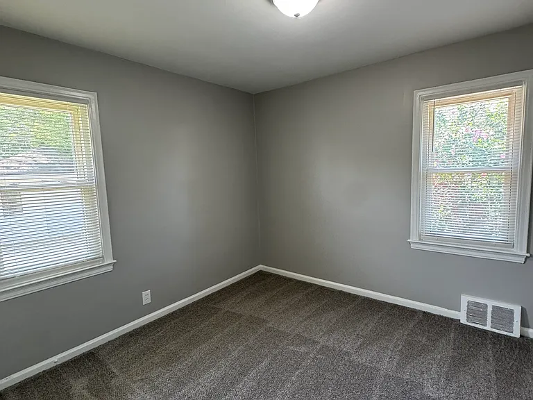 12835 Plum St — Photo 11