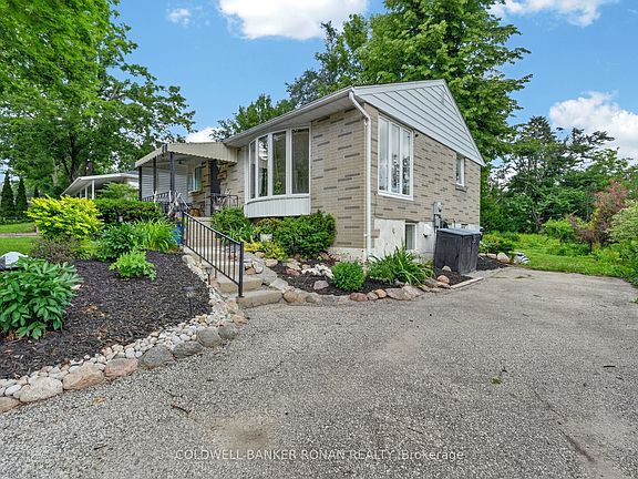 3rd image of 9 Vine St
