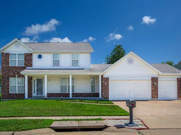 1860 Chateau Du Mont Dr, Florissant, MO 63031