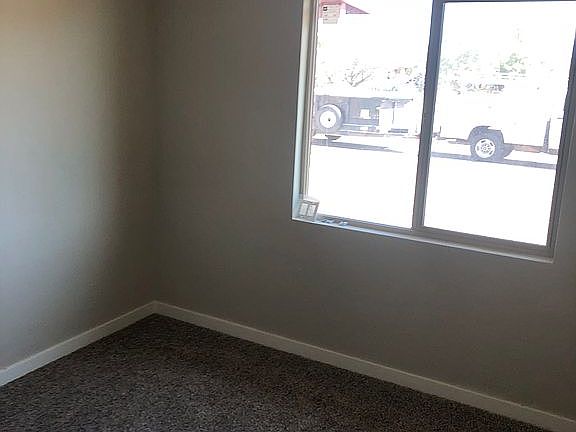4th image of 2352 S Jefferson Ave
