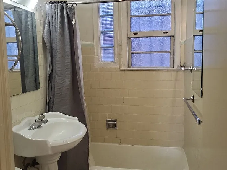 700-722 Gordon Avenue — Photo 9