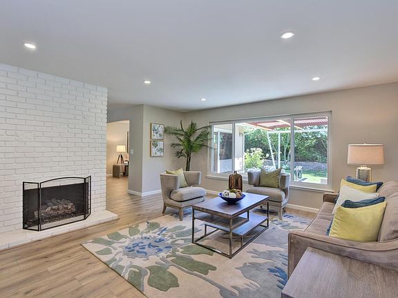 5th image of 4812 Pebble Glen Dr