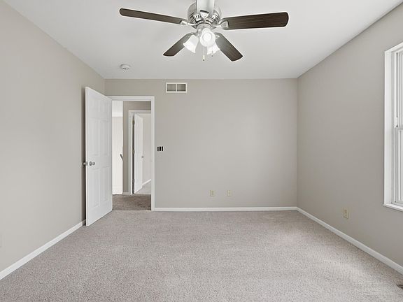 5th image of 113 Walnut St