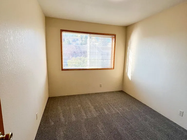 5440-5442 N Hills Dr #5444 — Photo 34