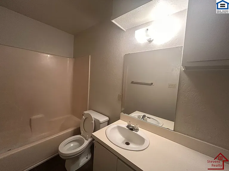 Amber Apartments — Photo 43