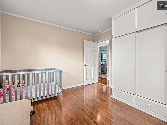 5th image of 413 W 6th St