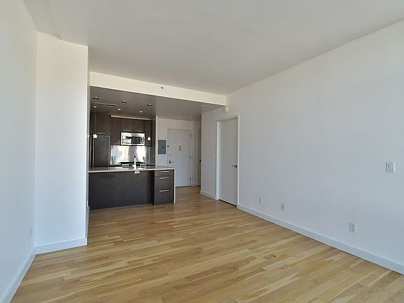 4th image of 342 E 110th St APT 6C