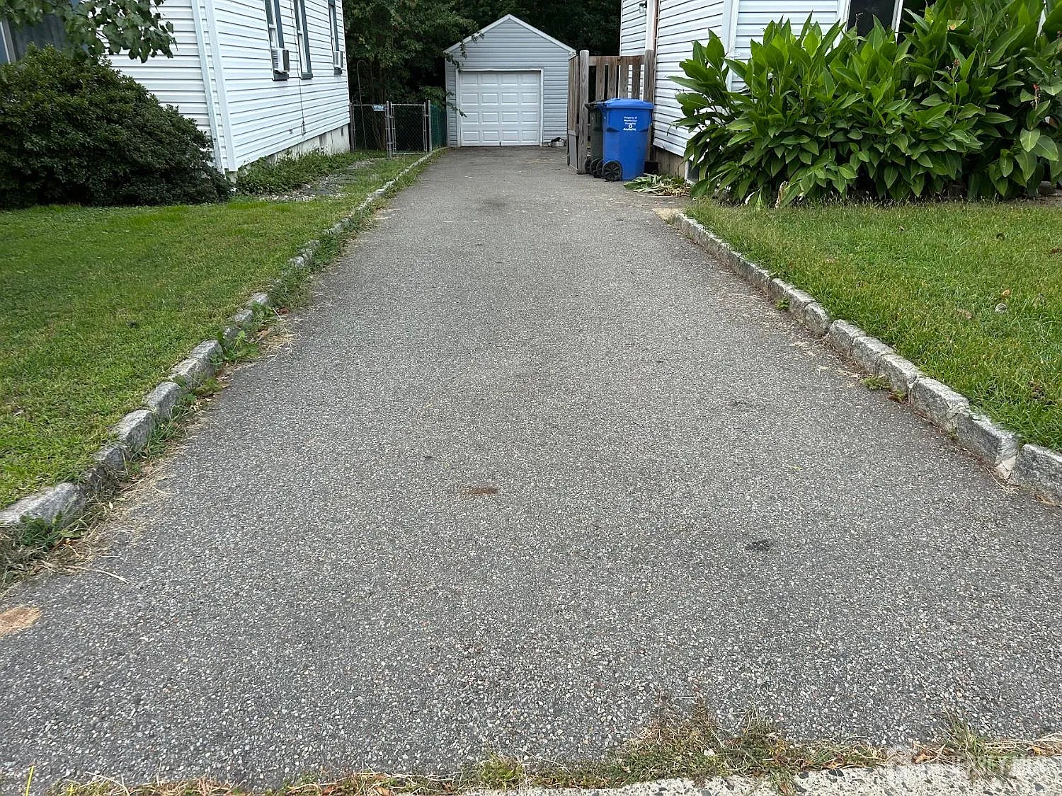 3 bed, 1.0 bath, 1008 sqft, $2,800 — Photo 4