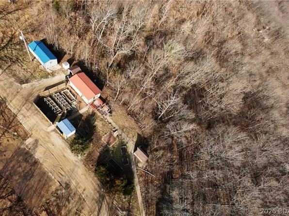 8935 Mini Farm Dr, Gravois Mills, MO 65037