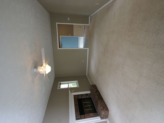 3rd image of 3140 River Bay Dr N