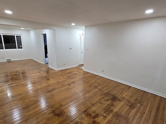 2nd image of 5640 N California Ave
